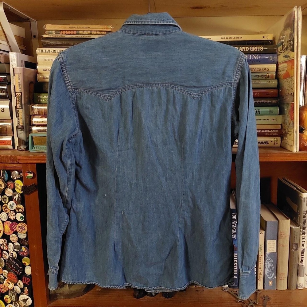 Vintage Guess western style 100 cotton denim button up with plaid fabric buttons - Picture 2 of 8